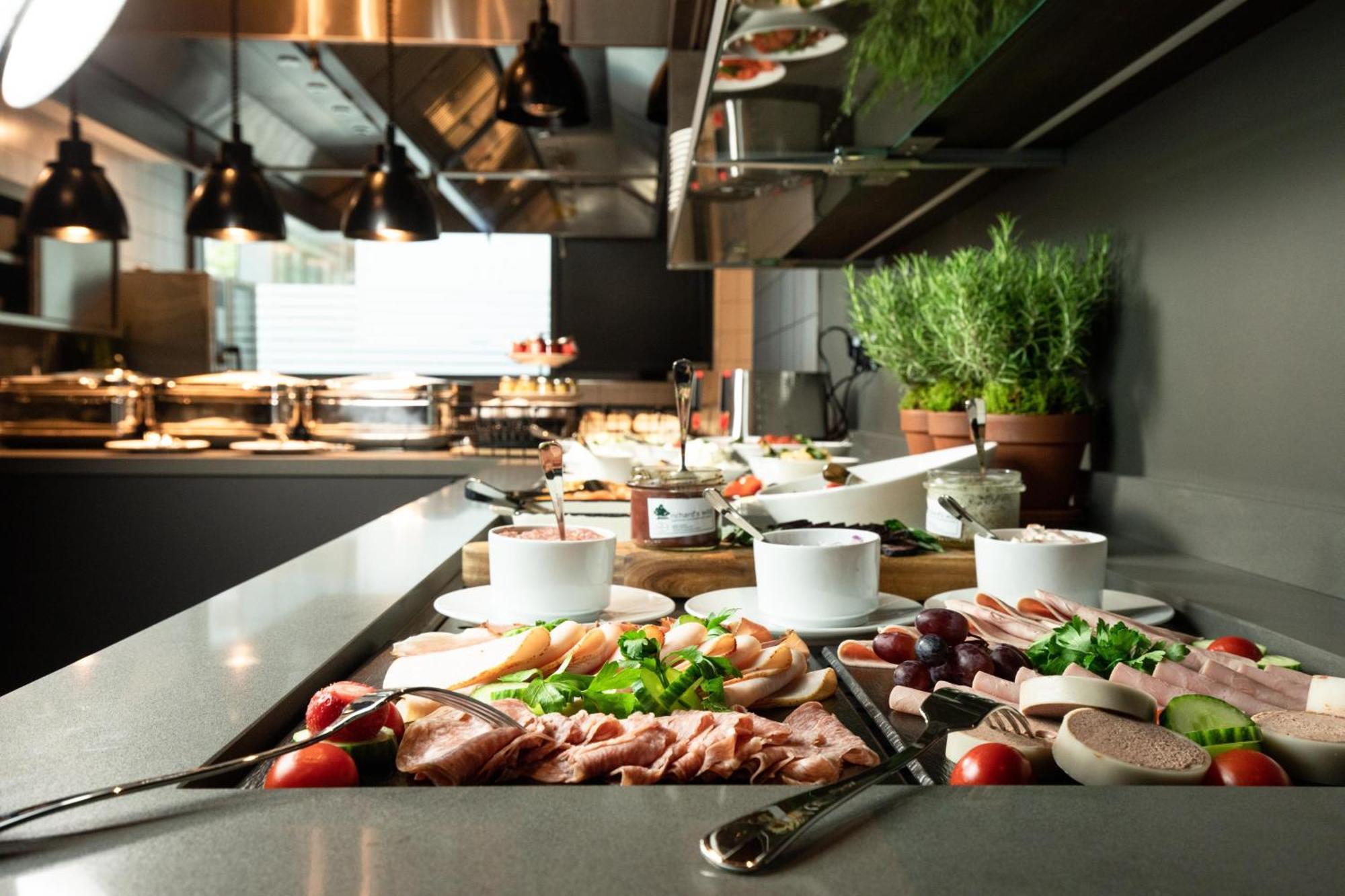 Kpm Hotel & Residences 柏林 外观 照片 A buffet