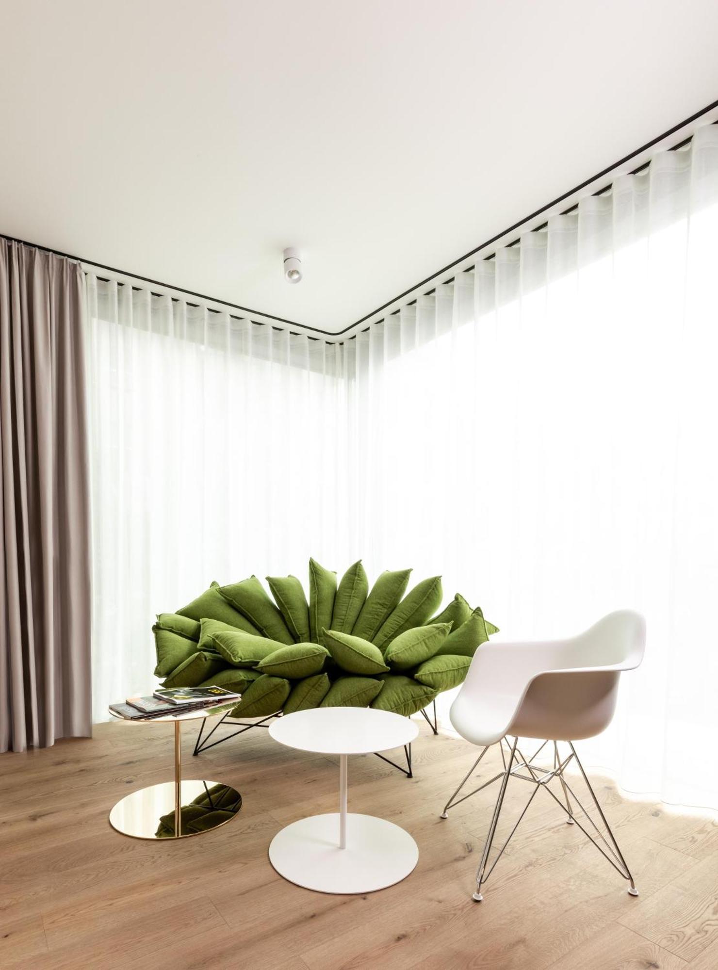 Kpm Hotel & Residences 柏林 外观 照片 A curtain track