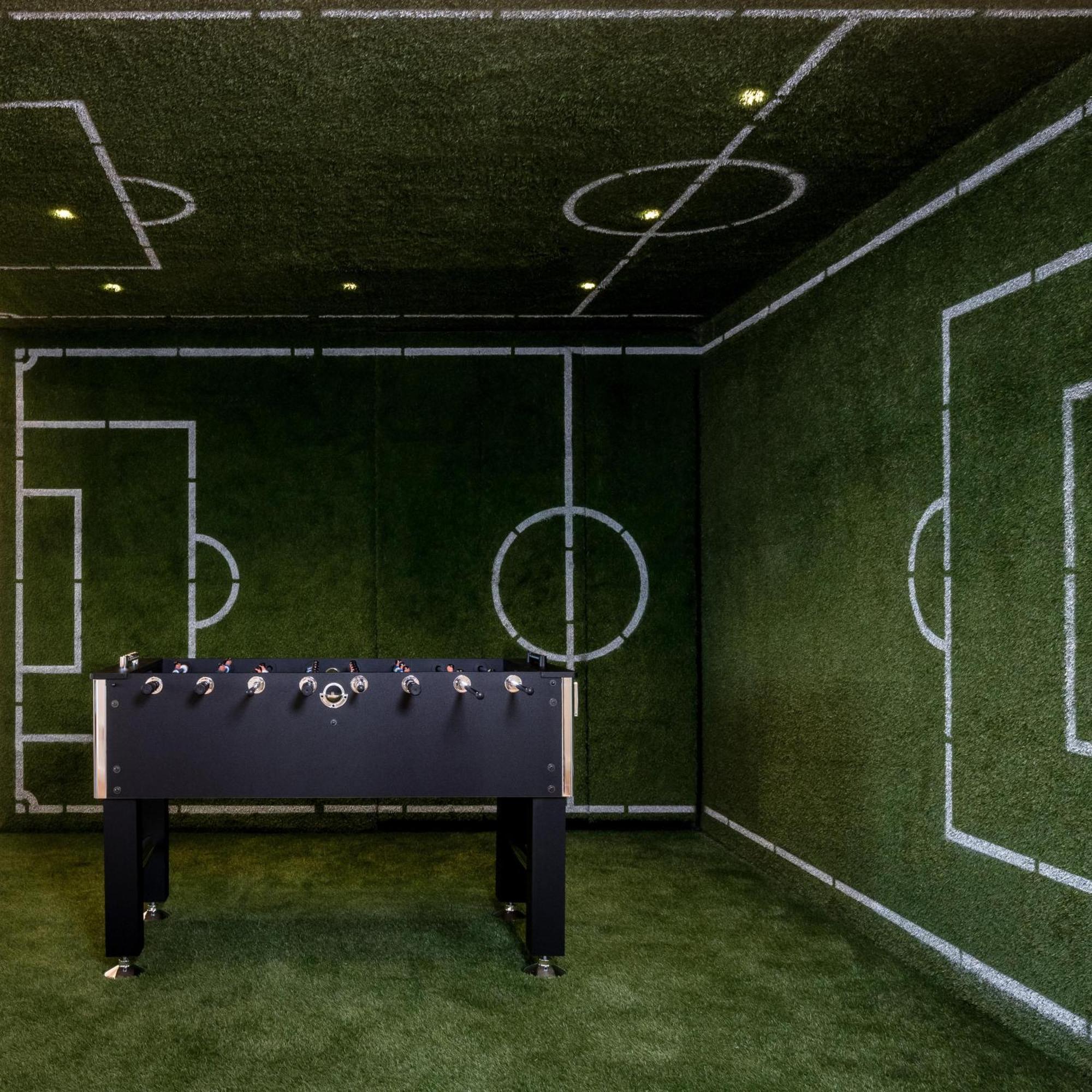 Kpm Hotel & Residences 柏林 外观 照片 The football room