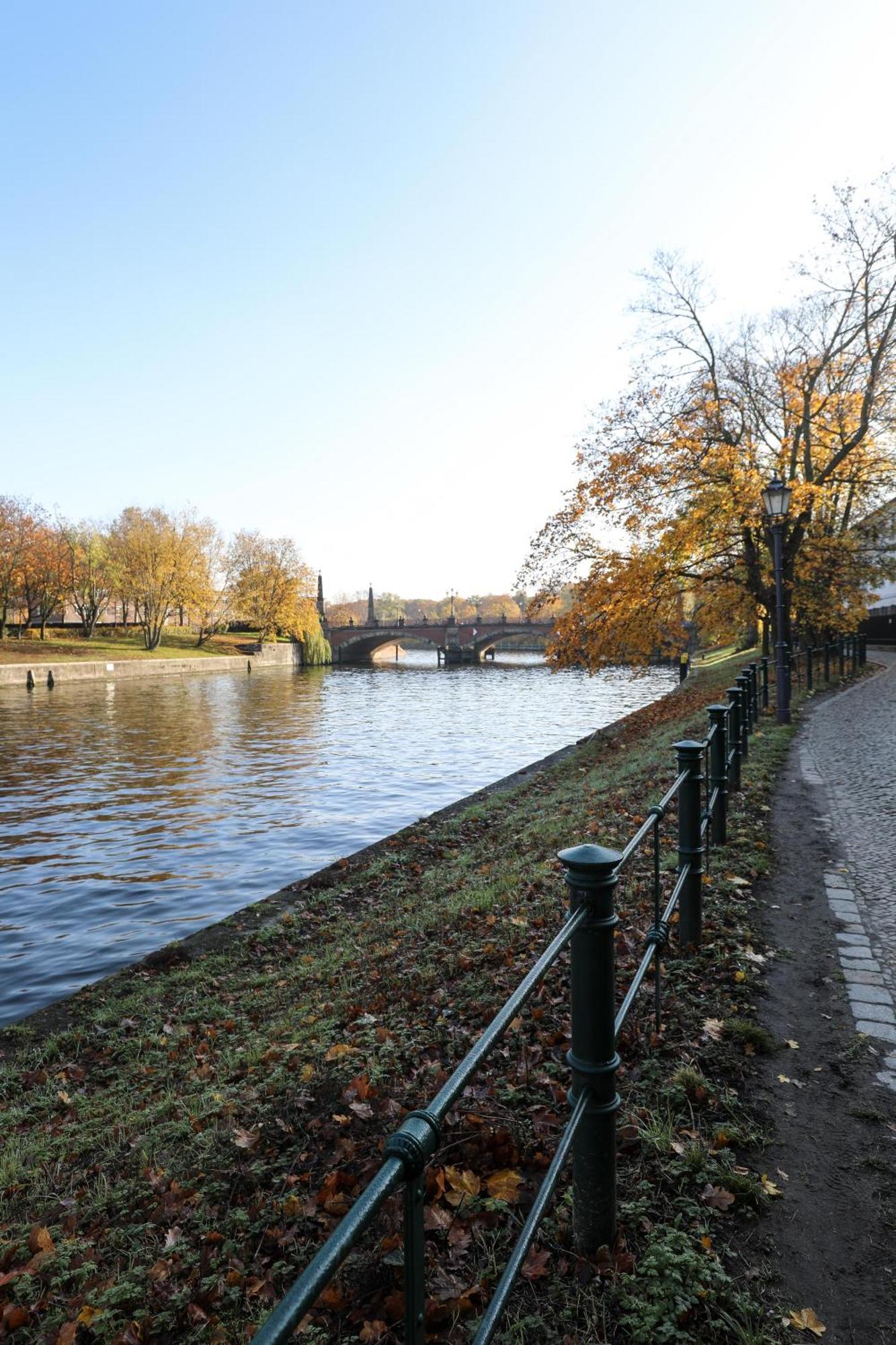 Kpm Hotel & Residences 柏林 外观 照片 The River Trent at Newark
